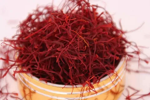 تصویر 3 از زعفران صد گرمی با کیفیت ممتاز و بسته‌ بندی ویژه